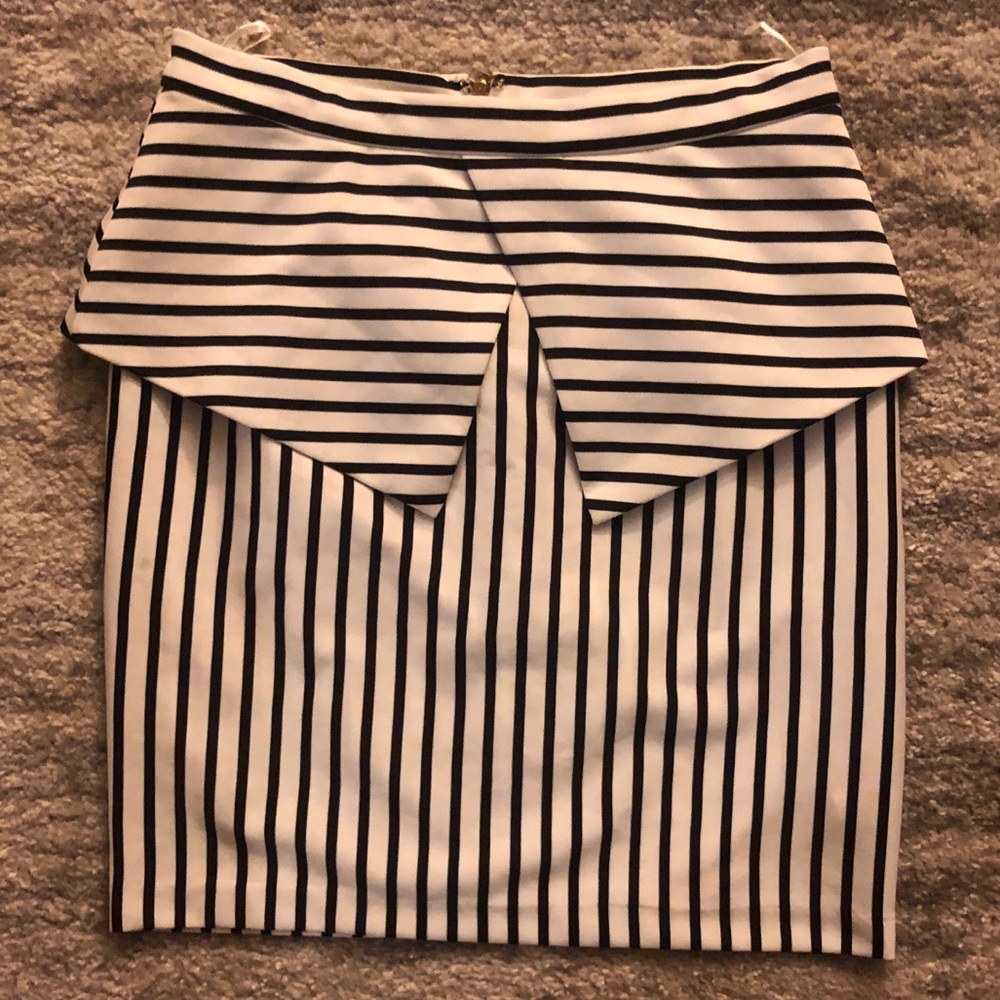 urban outfitters black white pencil skirt 8